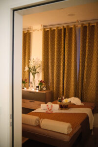 Entspannende Spa Atmosphäre bei AYAY Thai Wellness & Massage Dübendorf