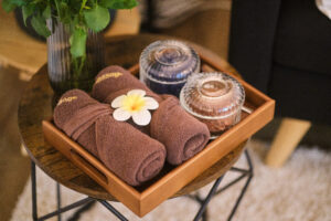 Entspannende Wellness Umgebung bei AYAY Thai Wellness & Massage