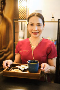 Professionelle Thai Massage Behandlung bei AYAY Thai Wellness & Massage