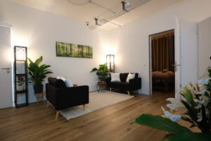 Sauberer und gepflegter Massage Raum bei AYAY Thai Wellness & Massage