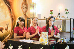 Professionelle Thai Massage Behandlung bei AYAY Thai Wellness & Massage