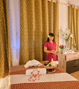 Professionelle Thai Massage Behandlung bei AYAY Thai Wellness & Massage
