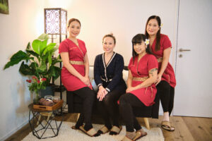 Professionelles TEAM Thai Massage Ambiente bei AYAY Thai Wellness & Massage